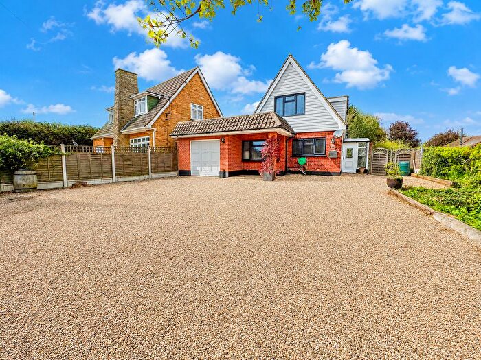 3 Bedroom Detached House For Sale In Main Road, Hawkwell, SS5