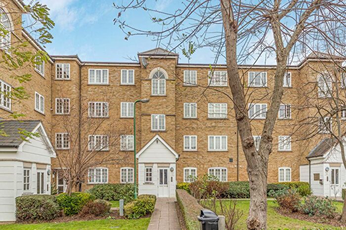 2 Bedroom Flat For Sale In Elizabeth Fry Place, Woolwich, SE18