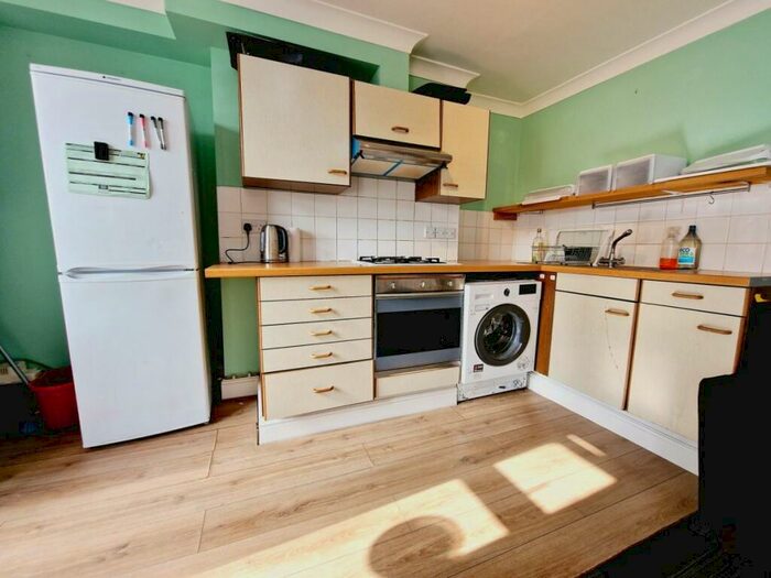 1 Bedroom Flat To Rent In Newington Green Road, Islington, N1