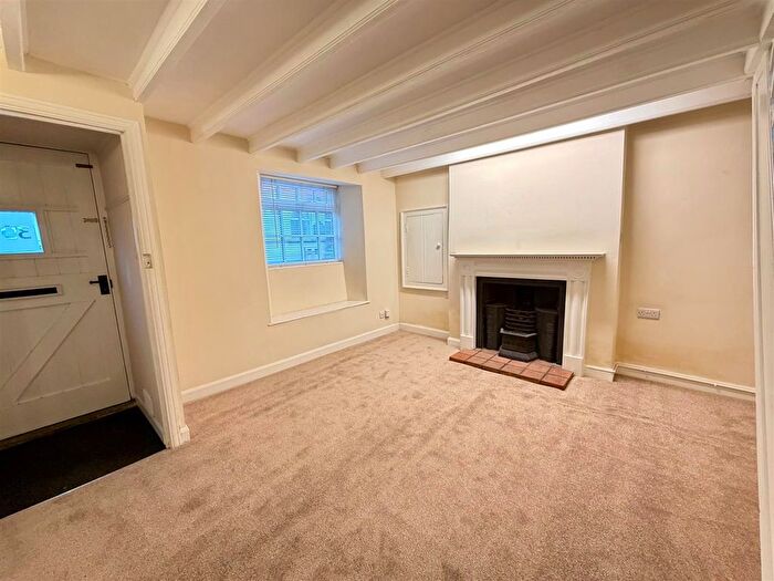 2 Bedroom Cottage To Rent In High Street, Snainton, Scarborough, YO13