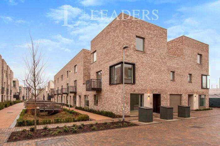 4 Bedroom Semi-Detached House To Rent In Knights Park, CB3