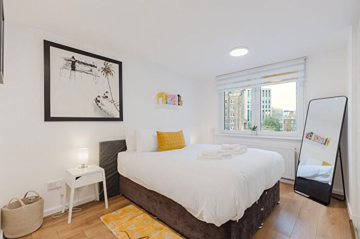 2 Bedroom Flat To Rent In Lamb's Passage, London, EC1Y