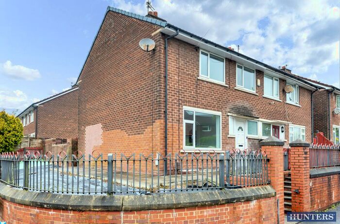 3 Bedroom Semi-Detached House To Rent In Kenyon Way, Little Hulton, Manchester, M38