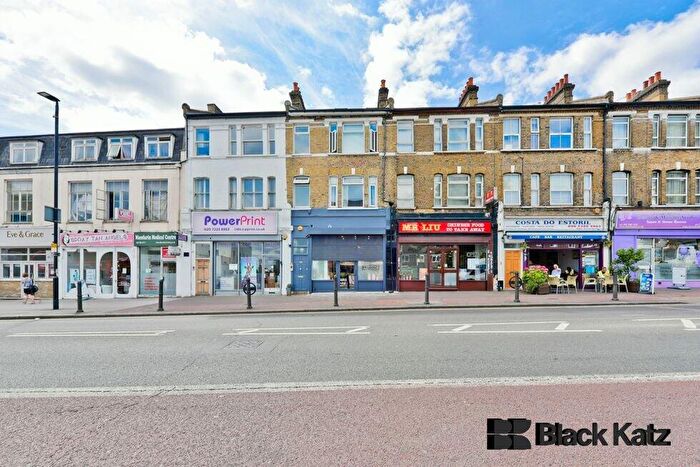 Flat To Rent In Lavender Hill, Clapham Junction, SW11