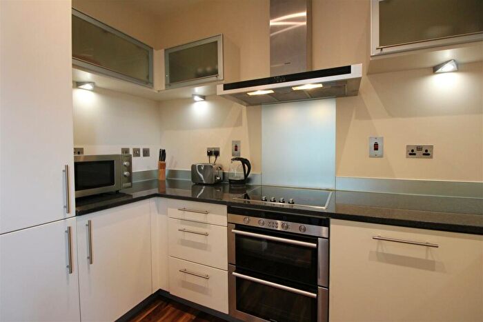 2 Bedroom Flat To Rent In Discovery Dock West, E14