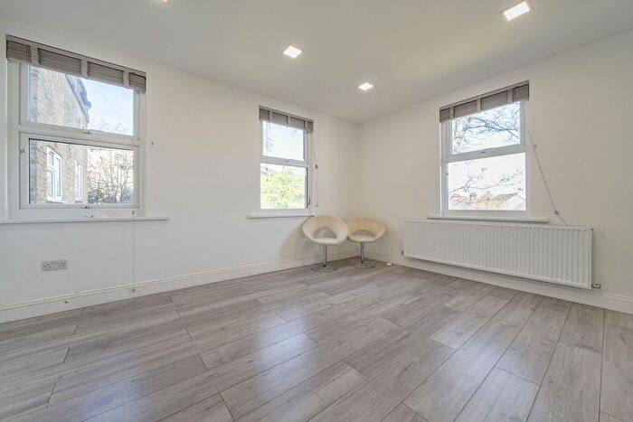 2 Bedroom Flat For Sale In Anerley Road, London, SE20