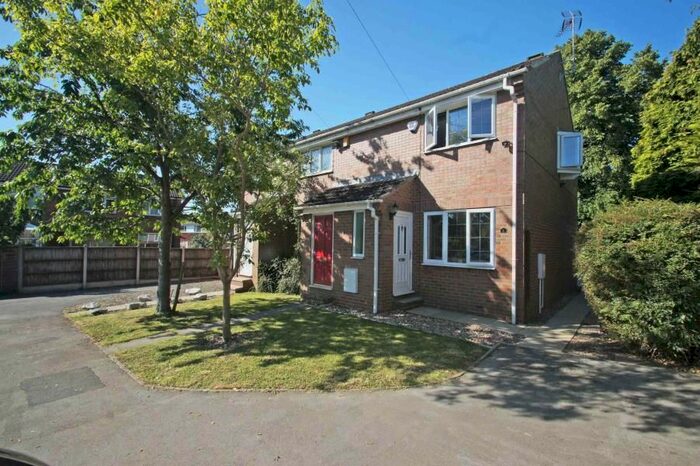 2 Bedroom Mews House To Rent In Alder Mews, Meanwood, Leeds LS6