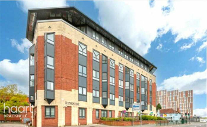 2 Bedroom Apartment To Rent In High Street, Bracknell, RG12