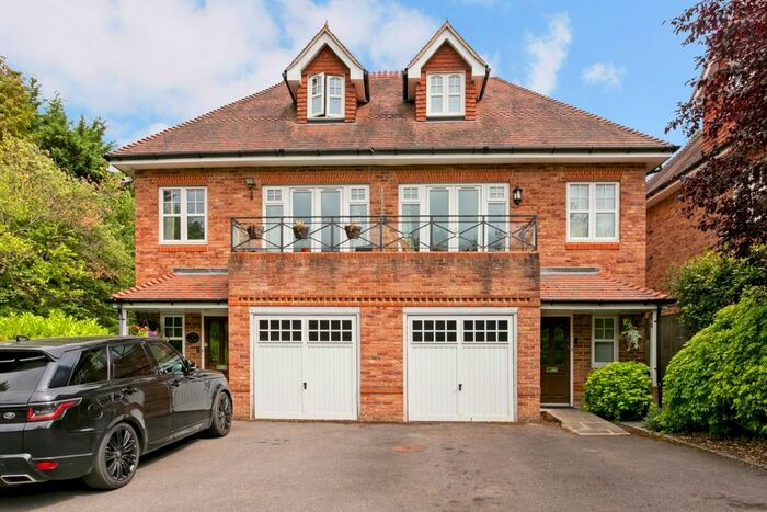 3 Bedroom Semi-Detached House To Rent In Dorney Wood Road, Burnham, Slough, SL1