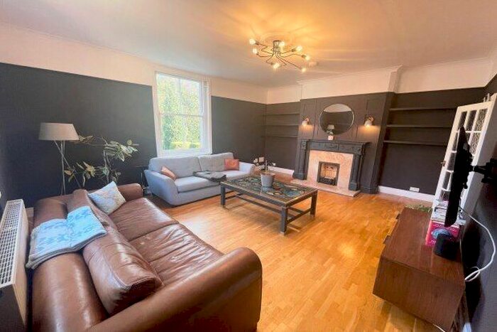 4 Bedroom Flat To Rent In Lenton Avenue, Nottingham, NG7
