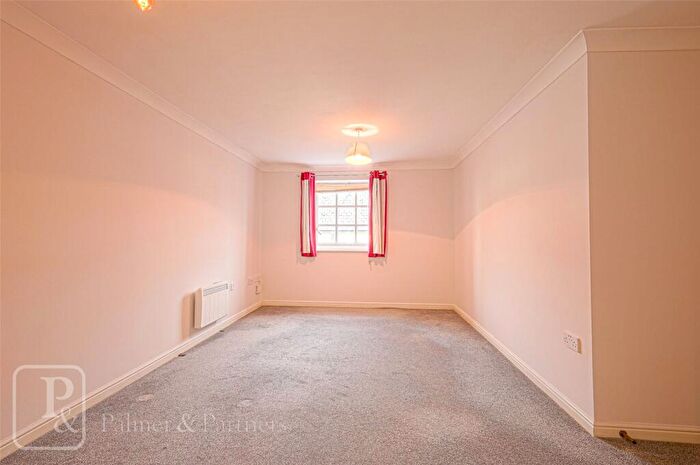 2 Bedroom Apartment To Rent In Albany Gardens, Colchester, Essex, CO2