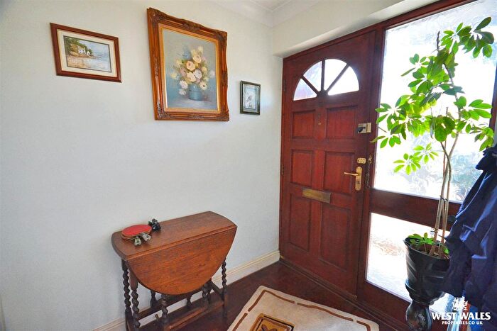 4 Bedroom Detached Bungalow For Sale In Hazel Grove, Llanstadwell, Milford Haven, SA73