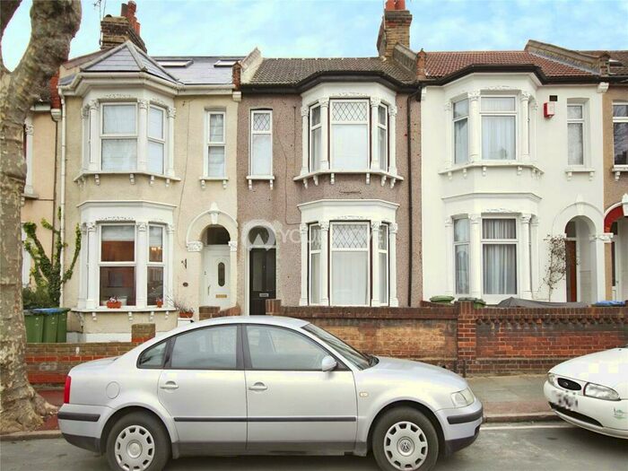 3 Bedroom Terraced House To Rent In Inverine Road, London, SE7