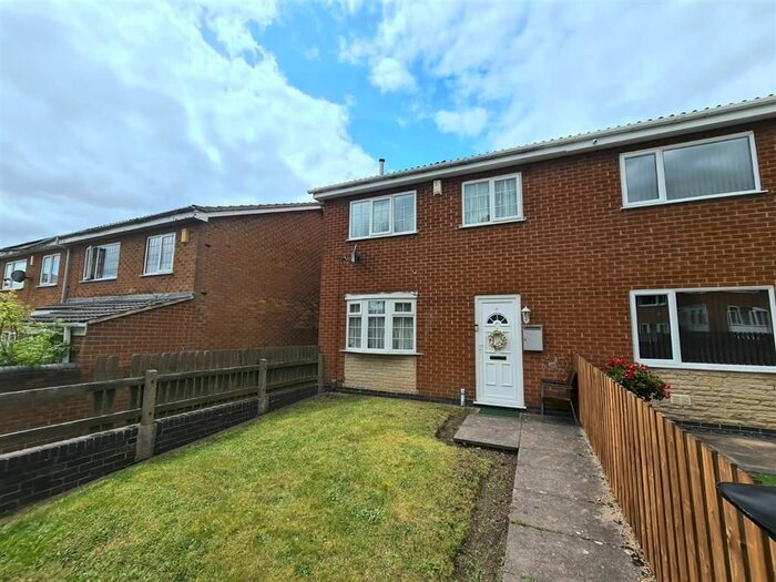 3 Bedroom Property To Rent In Madryn Walk, Nottingham, NG5