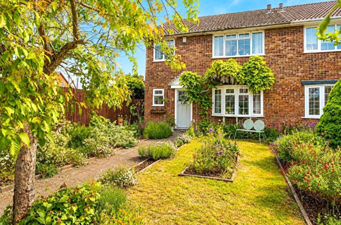 3 Bedroom End Of Terrace House For Sale In Grange Road, Tongham, Farnham, Surrey, GU10