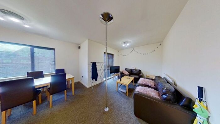 2 Bedroom Flat To Rent In Royal Victoria Court Gamble Street, Nottingham, NG7