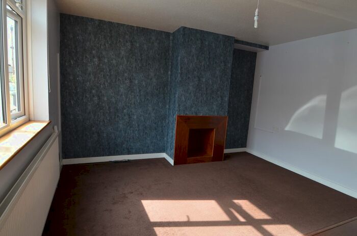 2 Bedroom Terraced House To Rent In Thornaby Gardens, London, N18