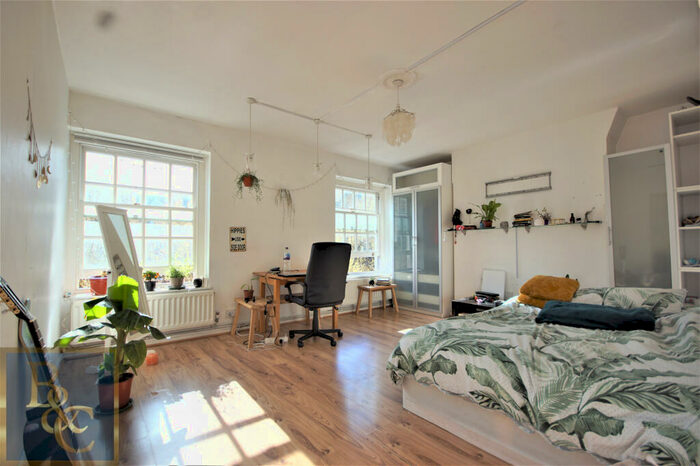 Maisonette To Rent In Chalton Street, Euston, NW1