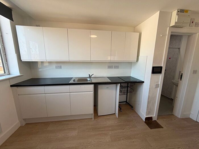 Studio To Rent In Gillett Road, Thornton Heath, CR7