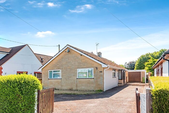 4 Bedroom Detached Bungalow For Sale In Sandleigh Road, Wootton, Abingdon, OX13