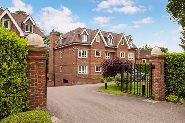 2 Bedroom Flat For Sale In Draycott House, Penn Road, Beaconsfield, Bucks, HP9