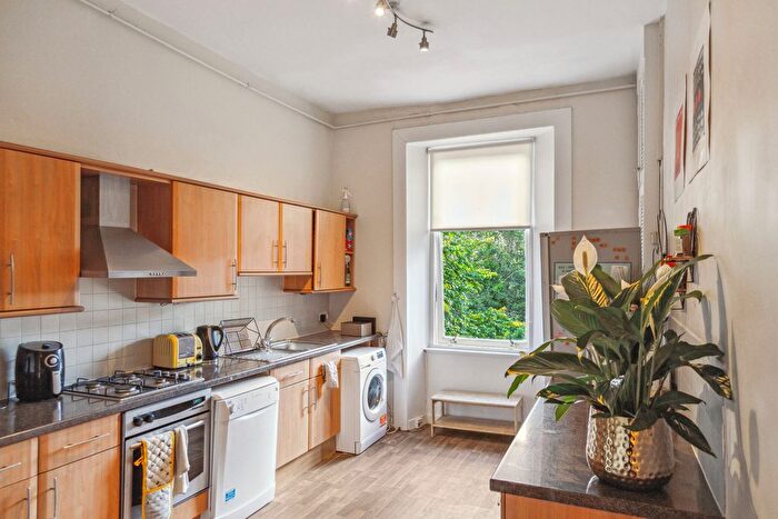 2 Bedroom Flat For Sale In Great Western Road, Glasgow, G4