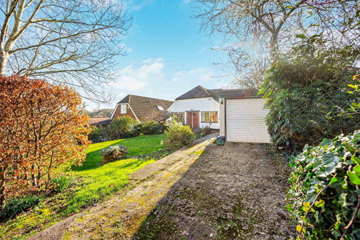3 Bedroom Detached House For Sale In New Road, Marlow, SL7