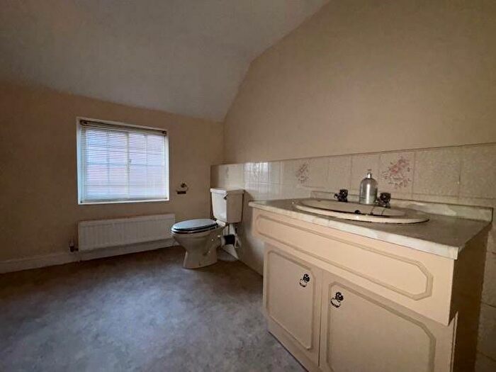 2 Bedroom Detached House To Rent In Main Street, Upton, NG23