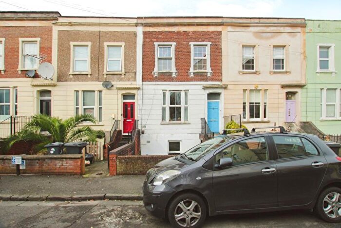 1 Bedroom Apartment To Rent In Albert Park Place - Montpelier, BS6