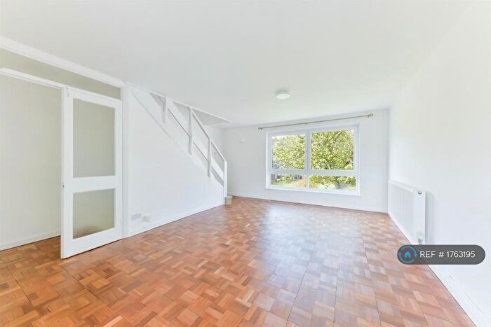 2 Bedroom Maisonette To Rent In Mellish Court, Surbiton, KT6