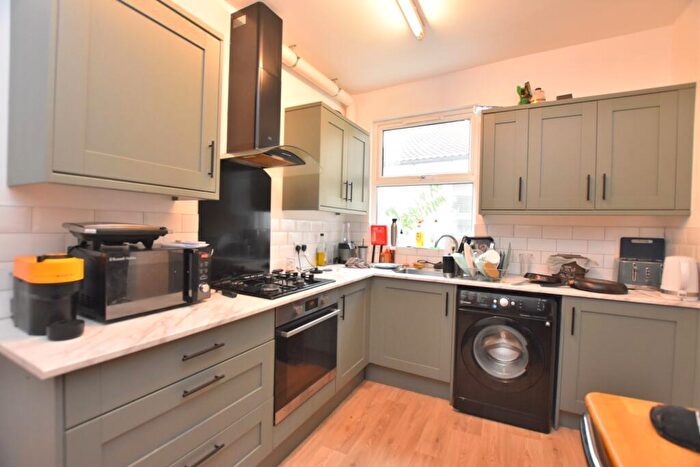4 Bedroom Terraced House To Rent In Melrose Place, Upper Maisonette, Clifton, BS8