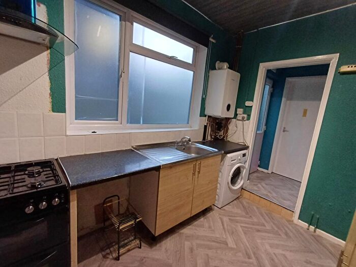 4 Bedroom House To Rent In Spark Terrace, Stoke-on-Trent, ST4