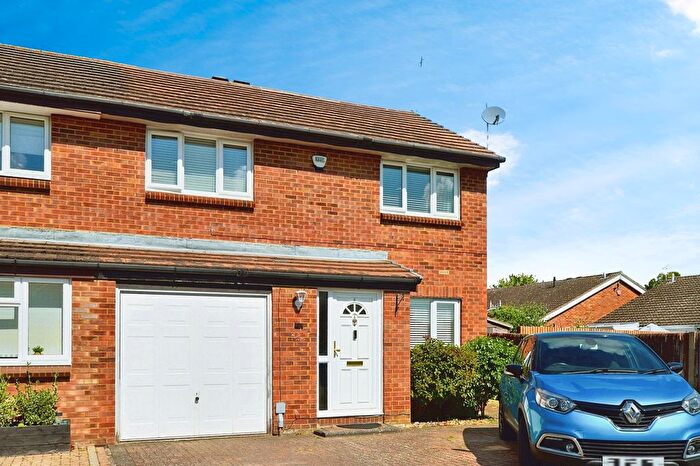 3 Bedroom Semi-Detached House To Rent In Villiers Crescent, St Albans, AL4