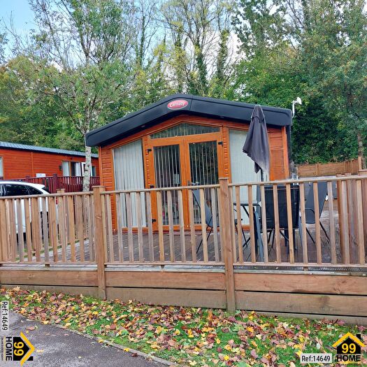 2 Bedroom Park Home For Sale In Foxes Walk, Devon, Cornwall, TQ13