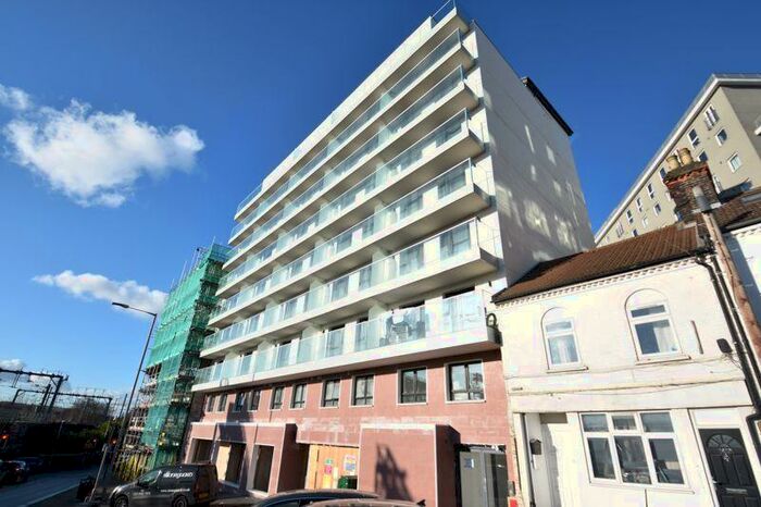 1 Bedroom Apartment To Rent In Midland Apartments, LU2