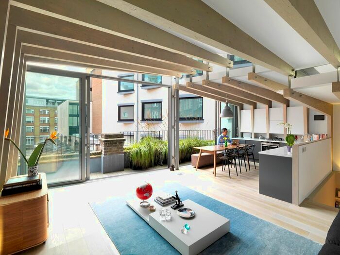 3 Bedroom Flat To Rent In Shoreditch High Street, London, E1