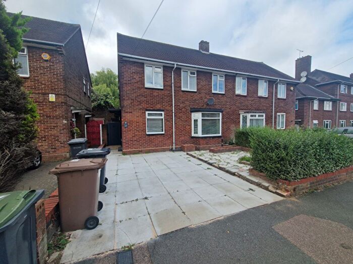 3 Bedroom Semi-Detached House To Rent In Abbots Wood Road, Luton, LU2