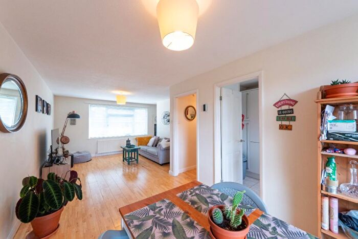 2 Bedroom Terraced House To Rent In Speen Hill Close, Newbury, RG14