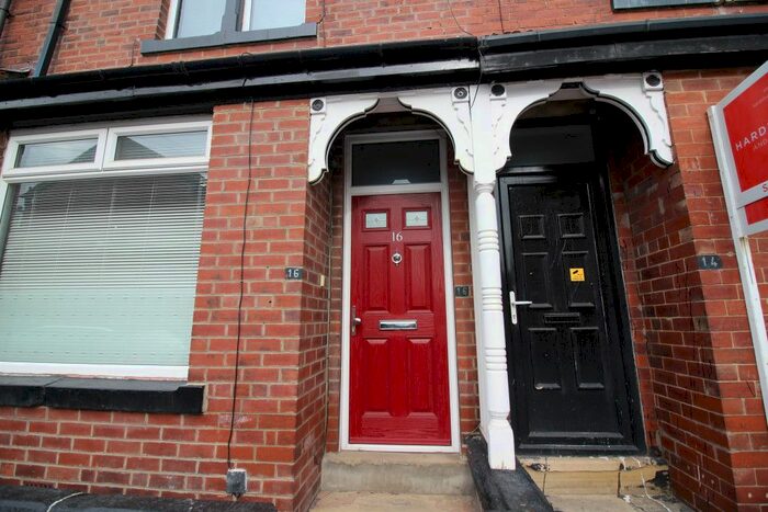 4 Bedroom Terraced House To Rent In Highthorne Street, Armley, Leeds, LS12