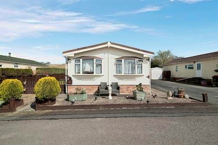 2 Bedroom Mobile/park Home For Sale In The Dell, Caerwnon Park, Builth Wells, LD2