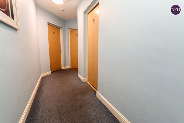 1 Bedroom Flat For Sale In Loates Lane, Watford, WD17