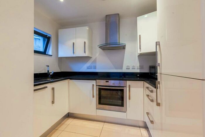 1 Bedroom Flat To Rent In Waterson Street, Shoreditch, London, E2