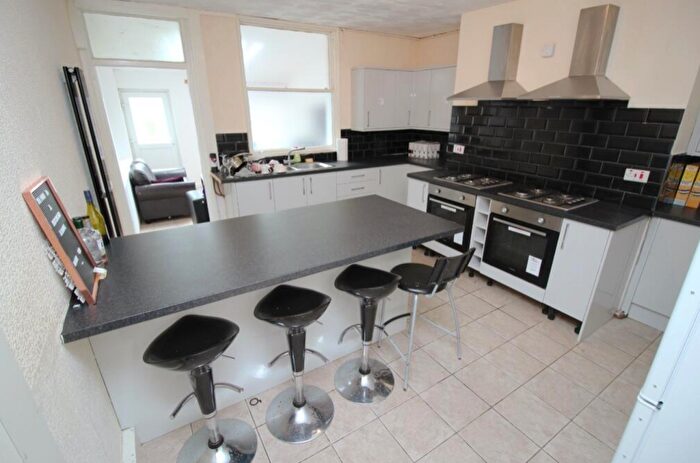 9 Bedroom Semi-Detached House To Rent In Kensington Terrace, Leeds, West Yorkshire, LS6