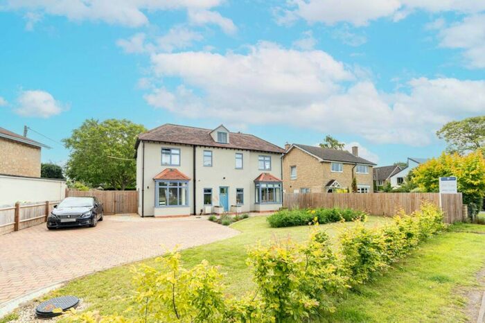 4 Bedroom Detached House For Sale In Trethewey House, Eynsham, OX29