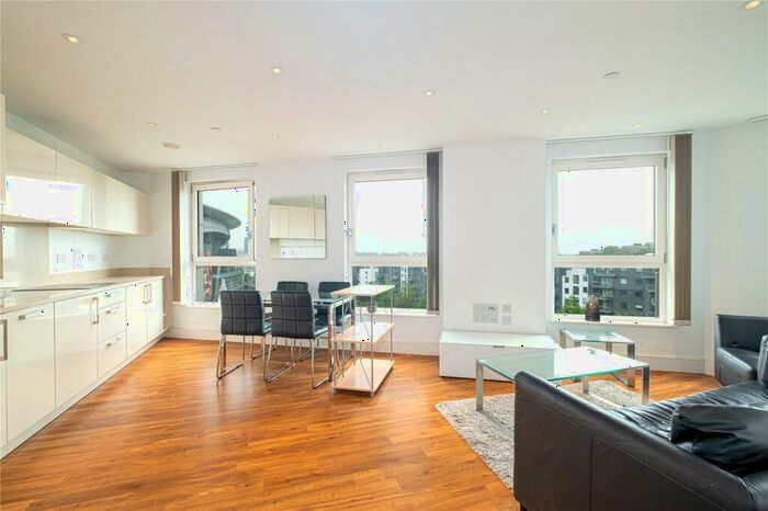 2 Bedroom Apartment To Rent In Queensland Road, Islington, London, N7