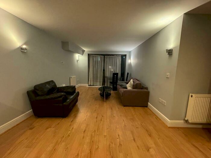 2 Bedroom Flat To Rent In Nelson Street, London, E1