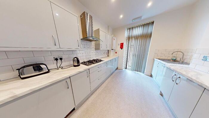 5 Bedroom House To Rent In Blantyre Road, Liverpool, L15