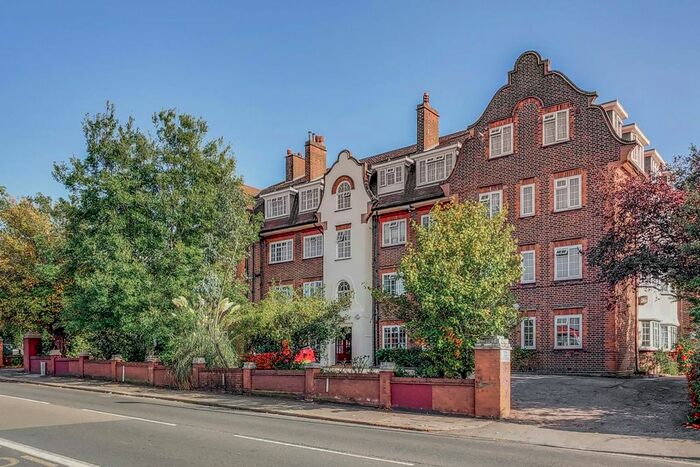 2 Bedroom Flat To Rent In Mitcham Lane, Streatham, London, SW16