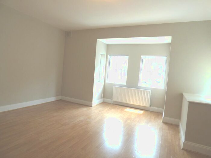 1 Bedroom Flat To Rent In Landor Road, London, SW9
