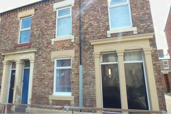 2 Bedroom Ground Flat To Rent In Albion Road West, North Shields, Tyne And Wear, NE29